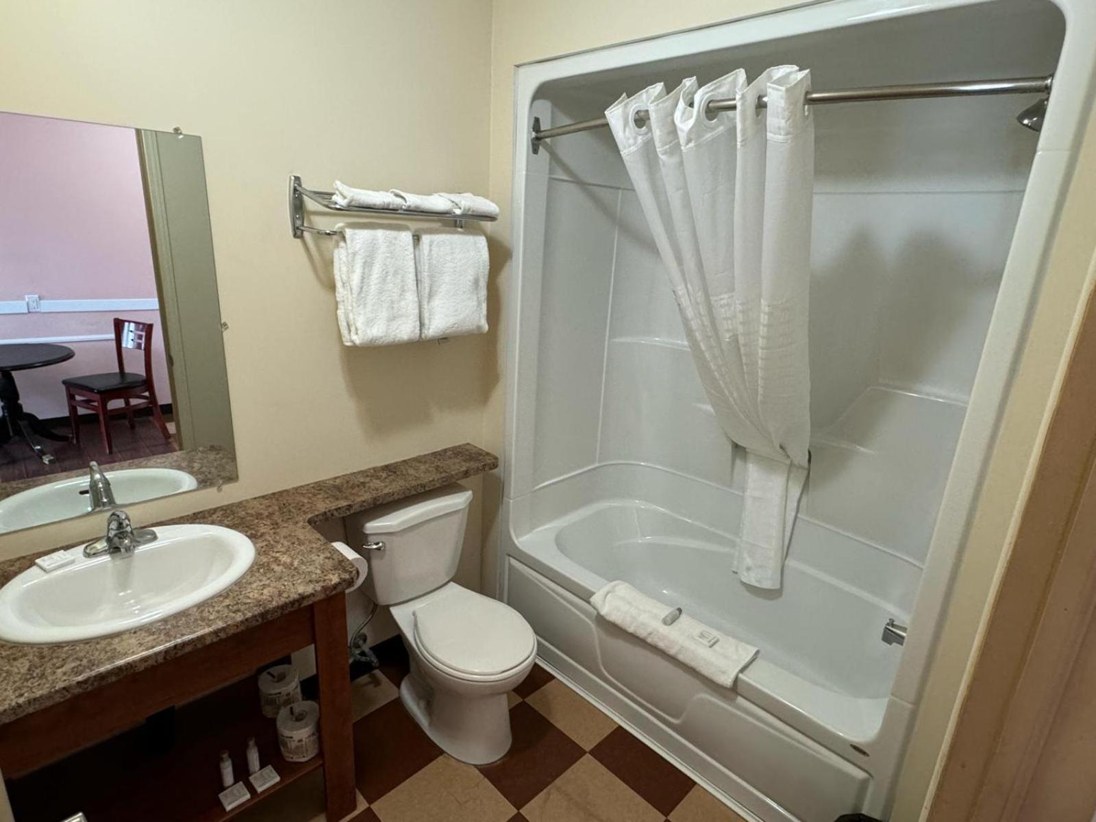 Travel Inn Cochrane Kültér fotó
